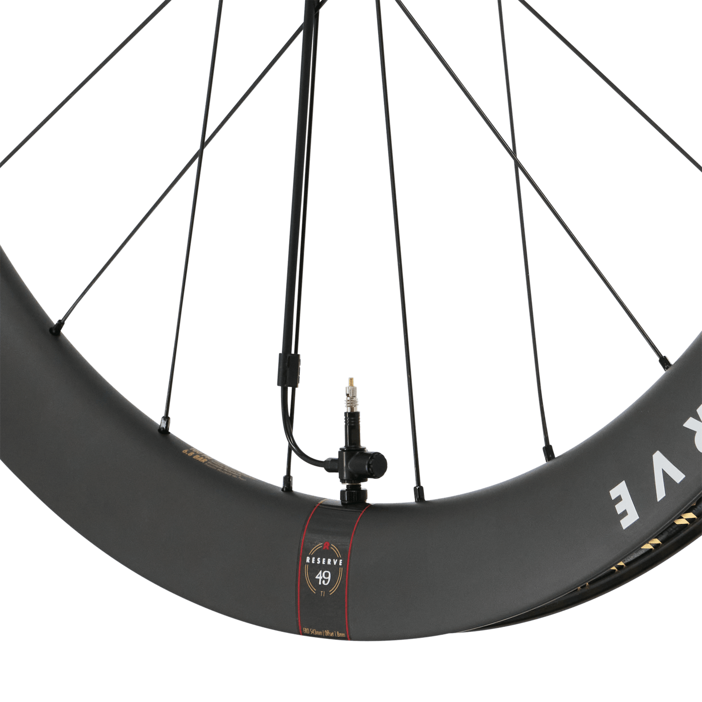 Engineered with Turbulent Aero technology, the 42|49 minimizes drag while maintaining responsiveness.
