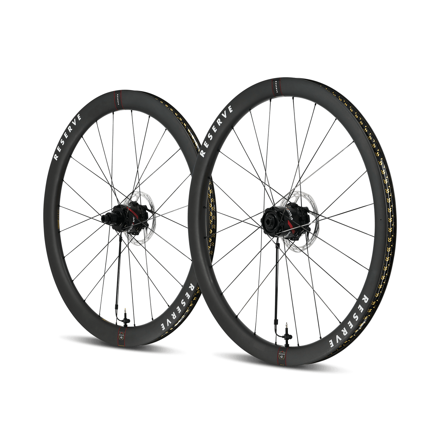 The Gravaa 42|49 wheelset delivers cutting-edge aerodynamics for all-day road performance.